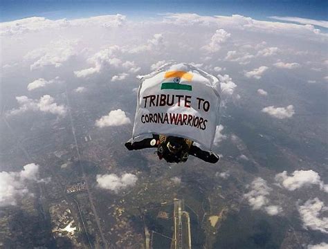 Iaf Tribute To Corona Warriors Iaf Officer Skydives To Pay Tribute To