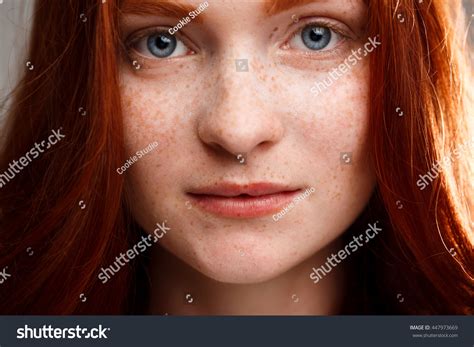 Portrait Young Beautiful Ginger Girl Over Foto De Stock 447973669