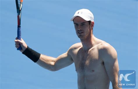 andy murray showing strong muscles at the melbourne park as the australian open is drawing near