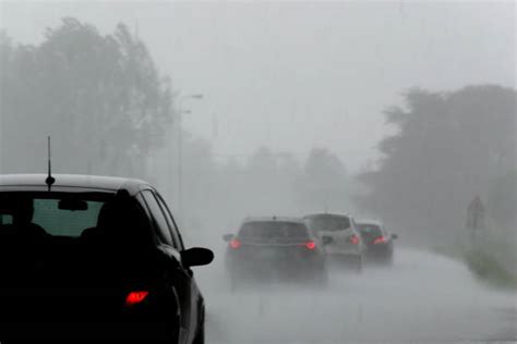 4000 Driving In Heavy Rain Stock Photos Pictures And Royalty Free