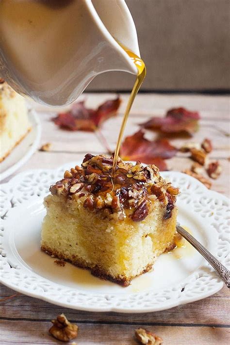 Christmas cakes, cookies and pies: Ultimate Pecan Pie Cake Recipe • Unicorns in the Kitchen