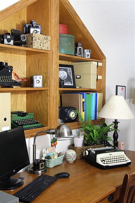 We learned work office décor ideas from some of our favorite office designers to find the balance. Home Office Decor: Vintage Style - House of Hawthornes