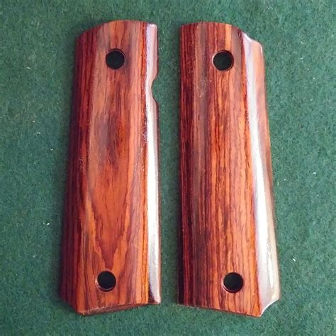 1911 Full Size Rosewood Texas Grips