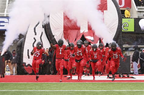 Football: Utes Look Back on 9-3 Season, Get Ready for Bowl Game - The