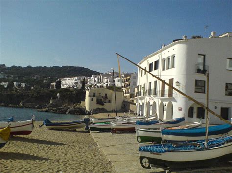 We have conceived this website to give you all the information you need to discover our town. Calella de Palafrugell - Wikipedia