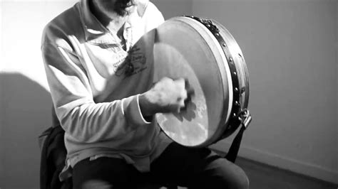 How To Play Bodhran 1 Basic Stroke Rónán Ó Snodaigh Bodhran Drum