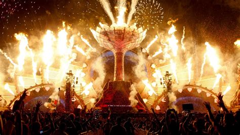 Electric Daisy Carnival Bigger Brighter And All Grown Up Los