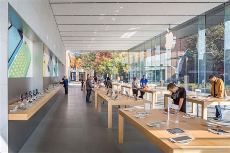 The Iconic Architecture Of The Worlds Major Apple Stores