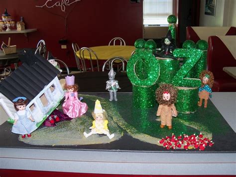 Close Up Of Wizard Of Oz Centerpiece Wizard Of Oz Party Decorations