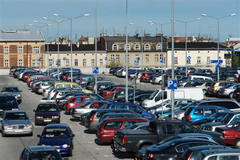 Car Crowded Parking Place Stock Image Image Of Congested 2685437