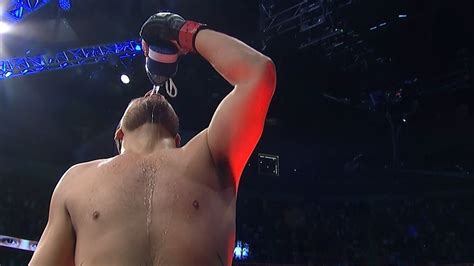Tuivasa Does His Signature Shoey After Knocking Hardy Out Espn Video