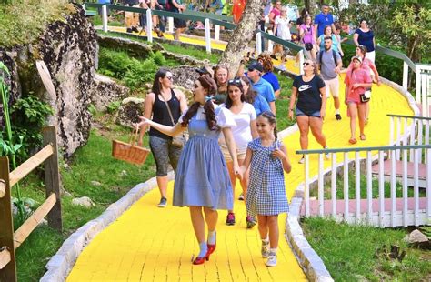 Creepy Abandoned Wizard Of Oz Theme Park Is Reopening This Summer