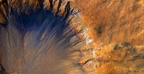 Nasa Announces That Water Is Flowing On Mars The Atlantic