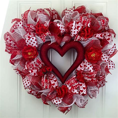 On Sale 10 Off Heart Deco Mesh Wreath Deco Mesh Wreath Etsy Diy Valentines Decorations