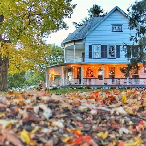 Fall Fox Hollow Cottage
