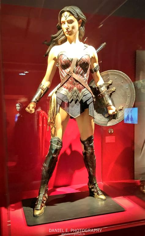 Dawn of justice, the israeli stunner elaborated on her first time trying on the iconic costume. Costume Wonder Woman | Gal Gadot (Wonder Woman) | Daniel E ...