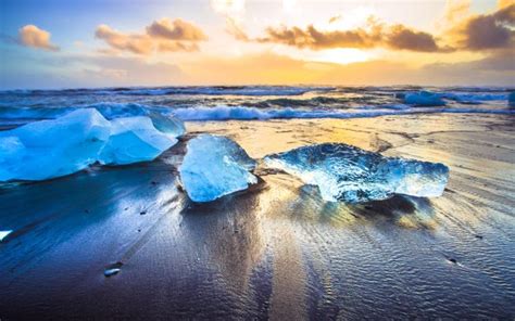 Jokulsarlon Glacier Lagoon And Diamond Beach Tour