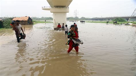Flood Alert Issued In Delhi As Yamuna Water Level Inches Closer To