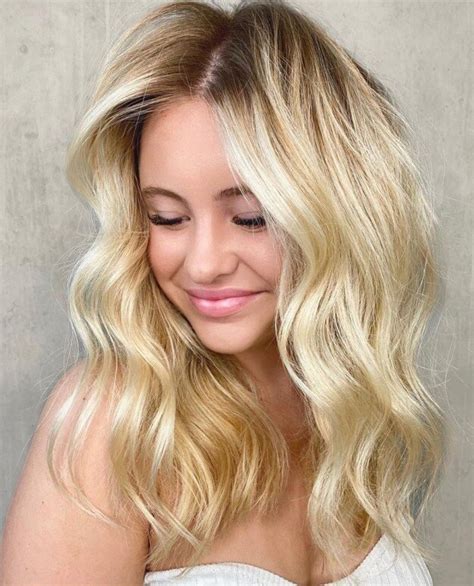 20 stunningly beautiful honey blonde hairstyles you should try this year