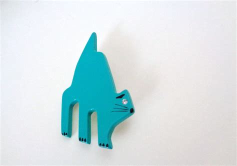 Scaredy Cat Turquoise Blue Lucite Pin Vintage From Color Me Red On Ruby