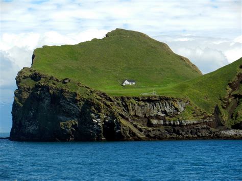 Lîle De Vestmannaeyar Une île Incroyable Au Sud De Lislande