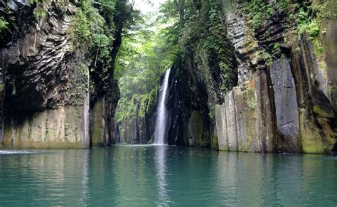 Manai Falls Takachiho Kyo Japan 高千穂峡谷