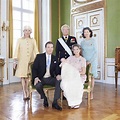 Leonor de Suecia con sus padres y abuelos en su bautizo - La Familia ...