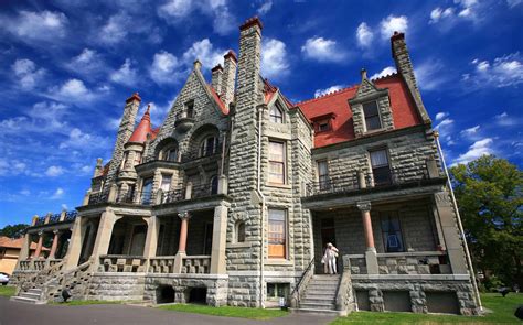 10 FAIRY TALE CASTLES IN CANADA YOU CAN VISIT - Travel Bliss Now