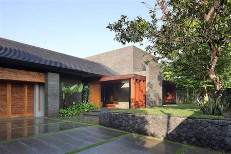 15 Awesome Modern Tropical House Design Ideas For Your Inspiration