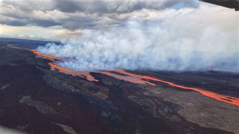 Hawaiis Mauna Loa Erupts After 38 Years Of Dormancy Courthouse News