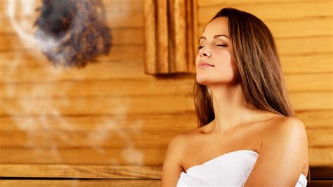 How Steam Rooms Or A Sauna Affect Your Hair