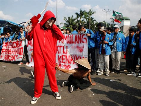 Protests In Indonesia As Anger Grows Over Fuel Price Hike News Al