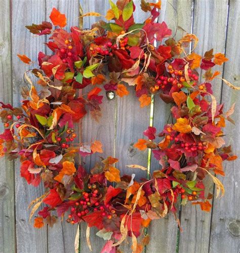 This Beautiful Wreath Is Characterized By Life Like Leaves In Various