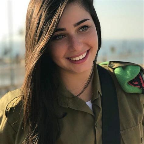 Pin By Rachel Johnson On Female Idf Soldiers Military Girl Military Women Female Soldier