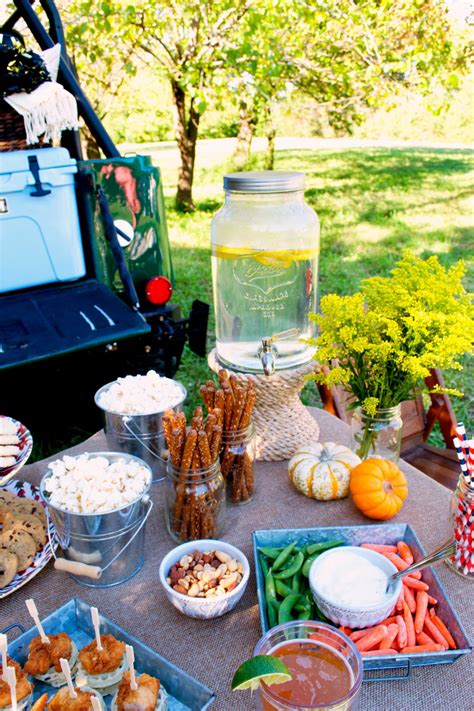 16 Secrets To Throwing A Swanky Tailgate Party Tailgate Party Food Tailgate Menu Tailgating