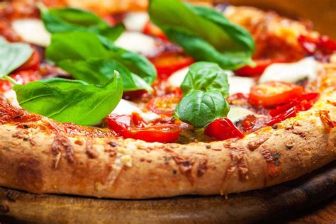 La Pizza Napoletana Origini E Sapori Napoli Turistica