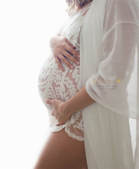 indoor maternity photoshoot maternity photography maternity sessions black and white