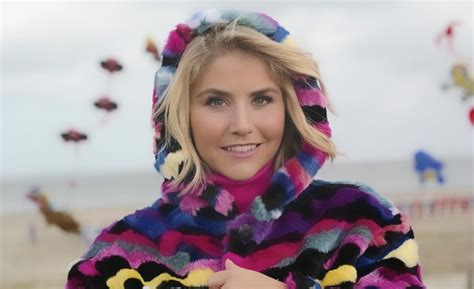 Beatrice egli mit zarten 19 jahren. Home - Dysli Bern
