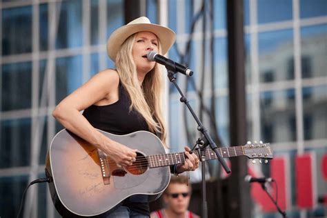 Cma Fest 2019 Lineup Announced Southbound Stays