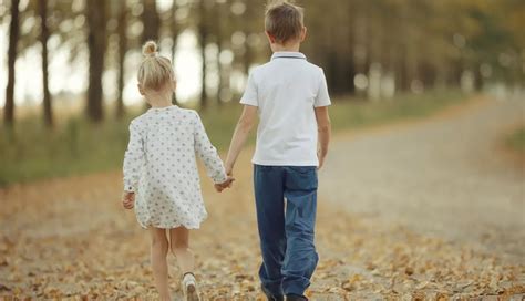 5 Tips To Build Healthy And Strong Siblings Relationship