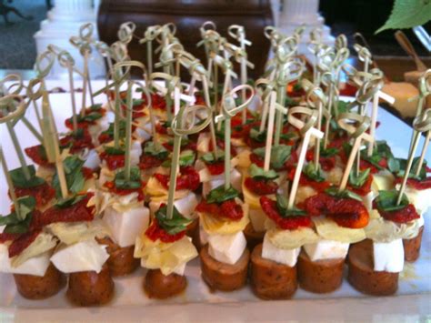 Set out a few trays of food, some plates and napkins, and voila! DELICIOUS FINGER FOOD IDEAS U CANT RESIST ...
