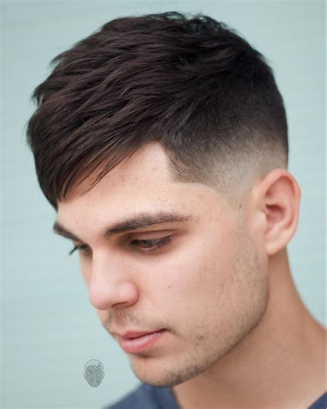 25+ Angular Fringe Haircuts: An Unexpected 2021 Trend | Cool haircuts