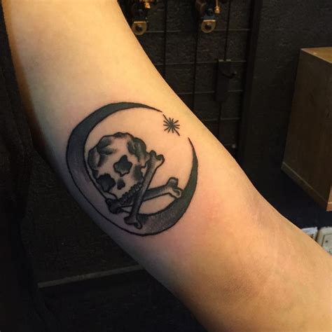 Https://tommynaija.com/tattoo/skull Moon Tattoo Designs