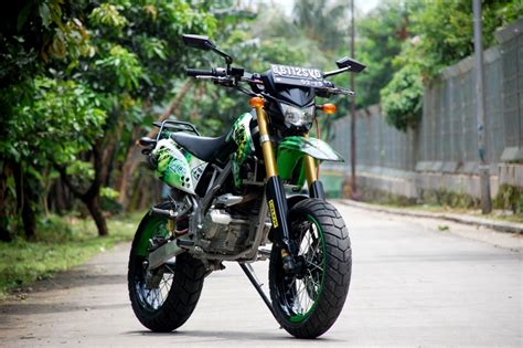 Modifikasi kawasaki klx 150 terbaru motorcycle the most fitting basic rake taken from the. KLX Supermoto : The Green Skull | Gilamotor