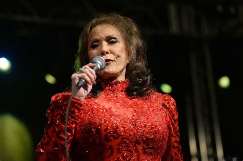 How Loretta Lynn's country legacy was shaped by Patsy Cline