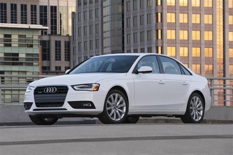 The leather looks and feels the part, and it revealed itself as properly grippy over. 2013 Audi A4 - el último coche y especificaciones