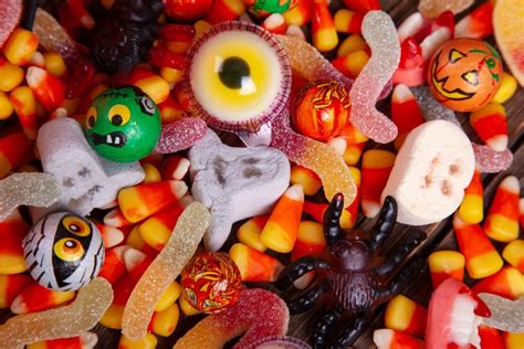 Worst Halloween Candy For Your Teeth According To Dentists The Healthy