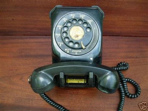 Vintage Stromberg Carlson Rotary Dial Wall Telephone 17496037