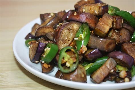Bumbunya sederhana, hanya cabe merah dan bawang merah serta bawang putih. cook and foods: GaJi BokKeum (Tumis Terong Cabe Ijo a la ...