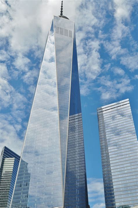 What Are These Black Vertical Lines On The One World Trade Center Images